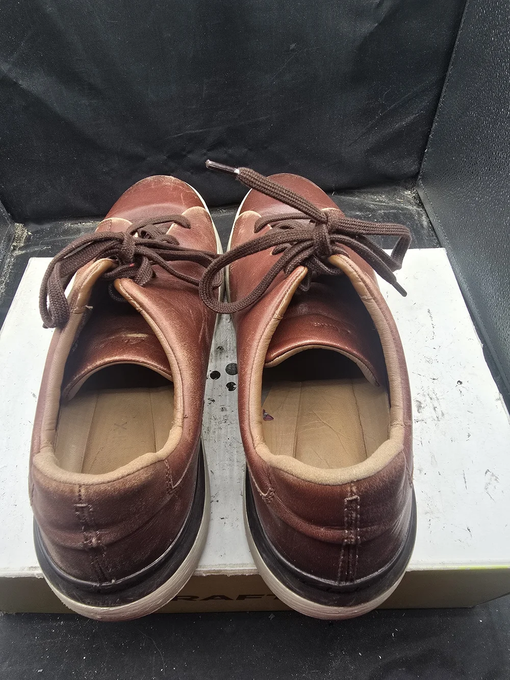 Clarks Men's Brown Leather Lace-Up Casual Sneakers